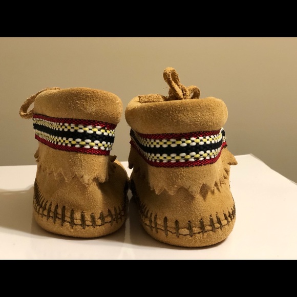 Minnetonka Baby Leather Moccasins - Picture 8 of 8